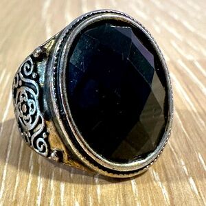 Vintage black and silver ring